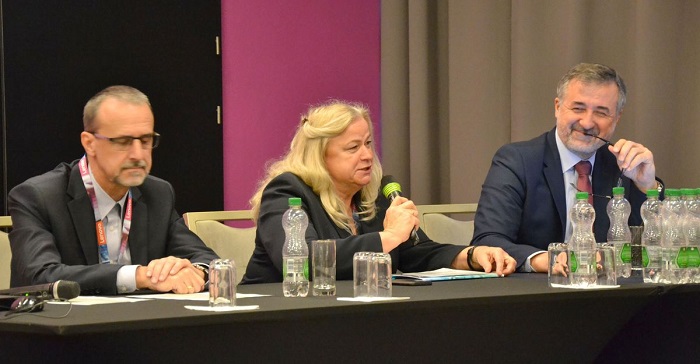 Konferencja GIS forum 2018. Od lewej: Jarosław Zawadzki, Joanna Bac-Bronowicz, Waldemar Izdebski