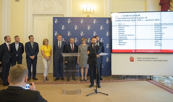Konferencja prasowa dotycząca aplikacji ułatwiających działanie w Warszawskim Obszarze Funkcjonalnym (fot. E. Lach, UM Warszawy)